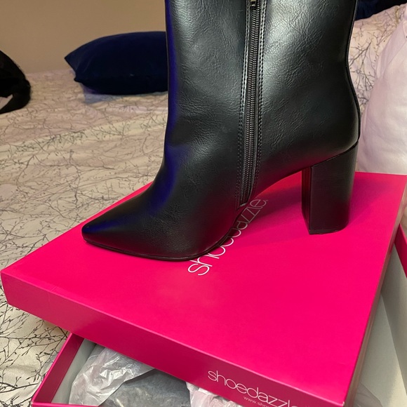 Wide width Boots - Picture 2 of 3